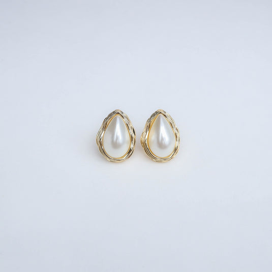 Gilded Ripple Studs Earrings