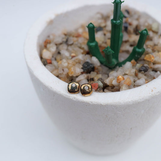 Gilded Pebble Studs Earrings