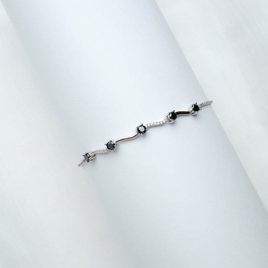 QuinShine elegant silver bracelet featuring black stones and diamond accent jewelry design