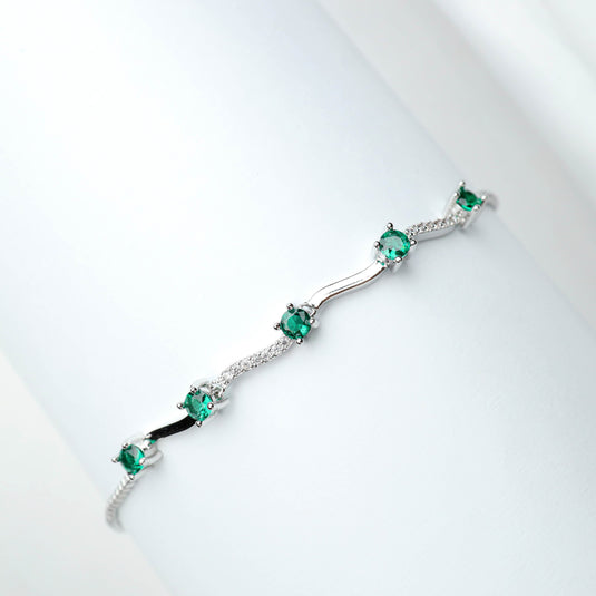 QuinShine elegant emerald bracelet for women with silver chain and green gemstones