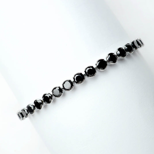 QuinShine black gemstone bracelet as elegant jewelry for evenings with a sleek, polished design
