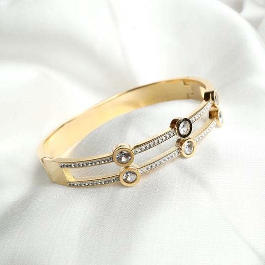 QuinShine Gilded Aura Bracelet with Elegant Gold Finish and Sparkling Gemstones