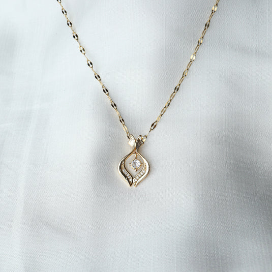 Elegant Gold Flame Necklace with Diamond