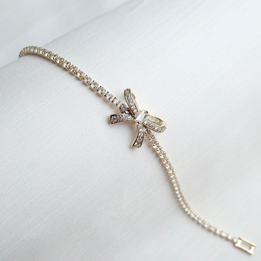QuinShine diamond accent bow bracelet with sparkling crystals on delicate chain