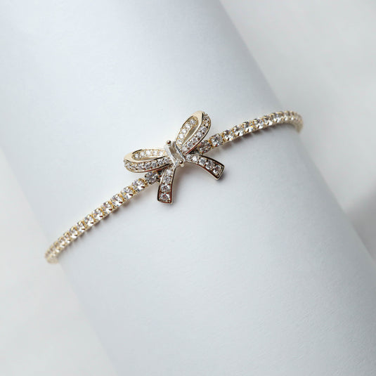 QuinShine diamond accent bow bracelet with sparkling crystals on delicate gold chain