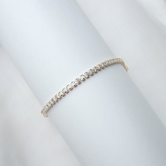 QuinShine luxury square Diamond bracelet with sparkling square-cut stones on white background