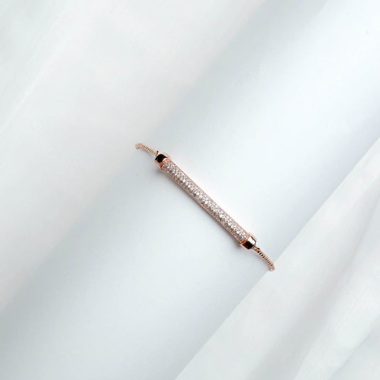 QuinShine elegant rose gold bracelet with a thin bar encrusted with sparkling crystals