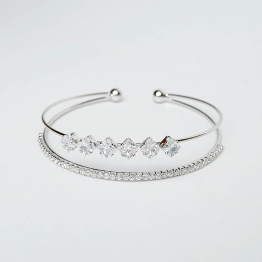 QuinShine elegant crystal-studded bracelet with clear square crystals and rhinestone accents