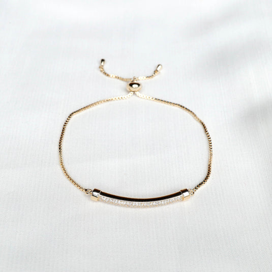 QuinShine women's luxury bracelet with delicate gold chain and sparkling crystal bar